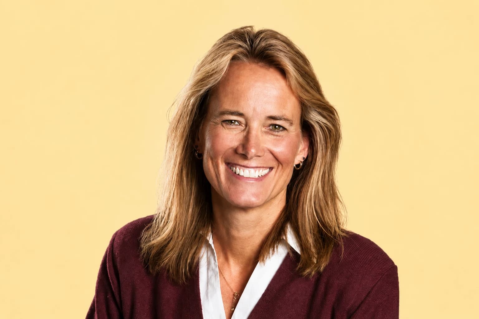 Julie Mohr Headshot