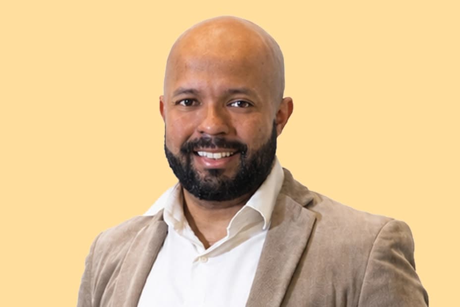 Izaías Gomes Headshot