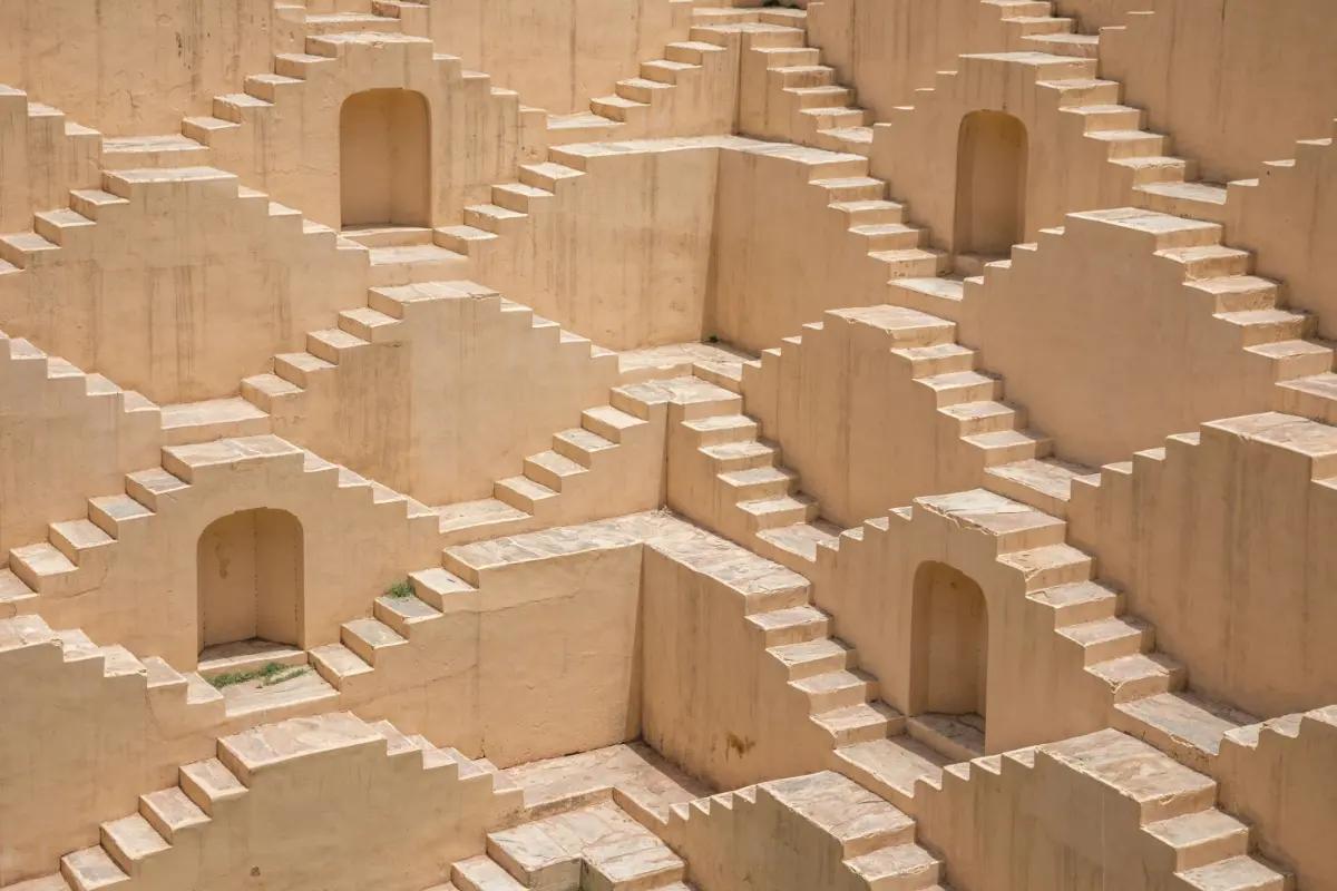 illustration of a maze